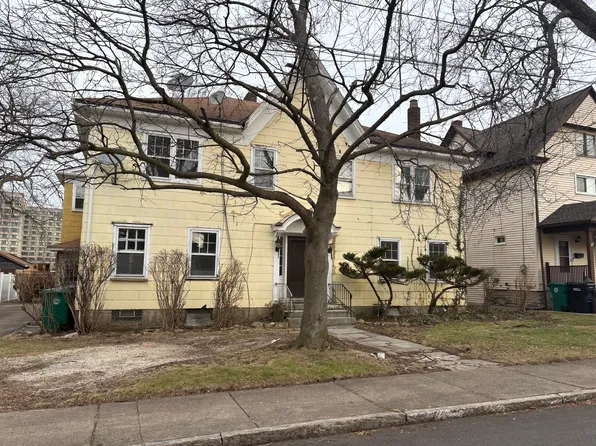 816 Lincoln Pl, Niagara Falls, NY