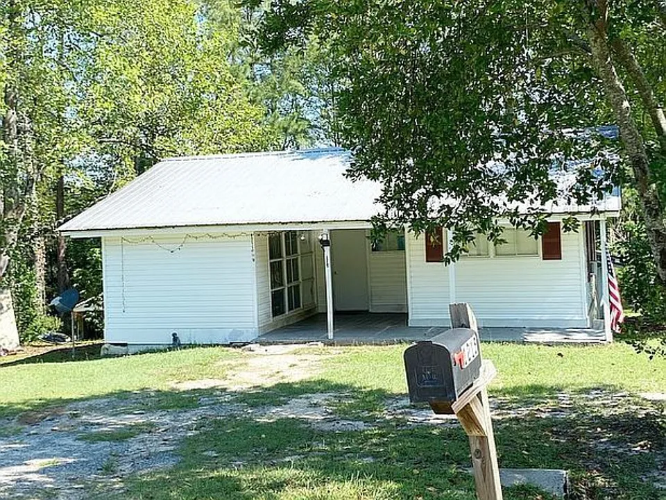 1215 Ennis Cir