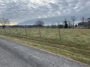 216 W Bernard Rd, Russell Springs, KY 42642