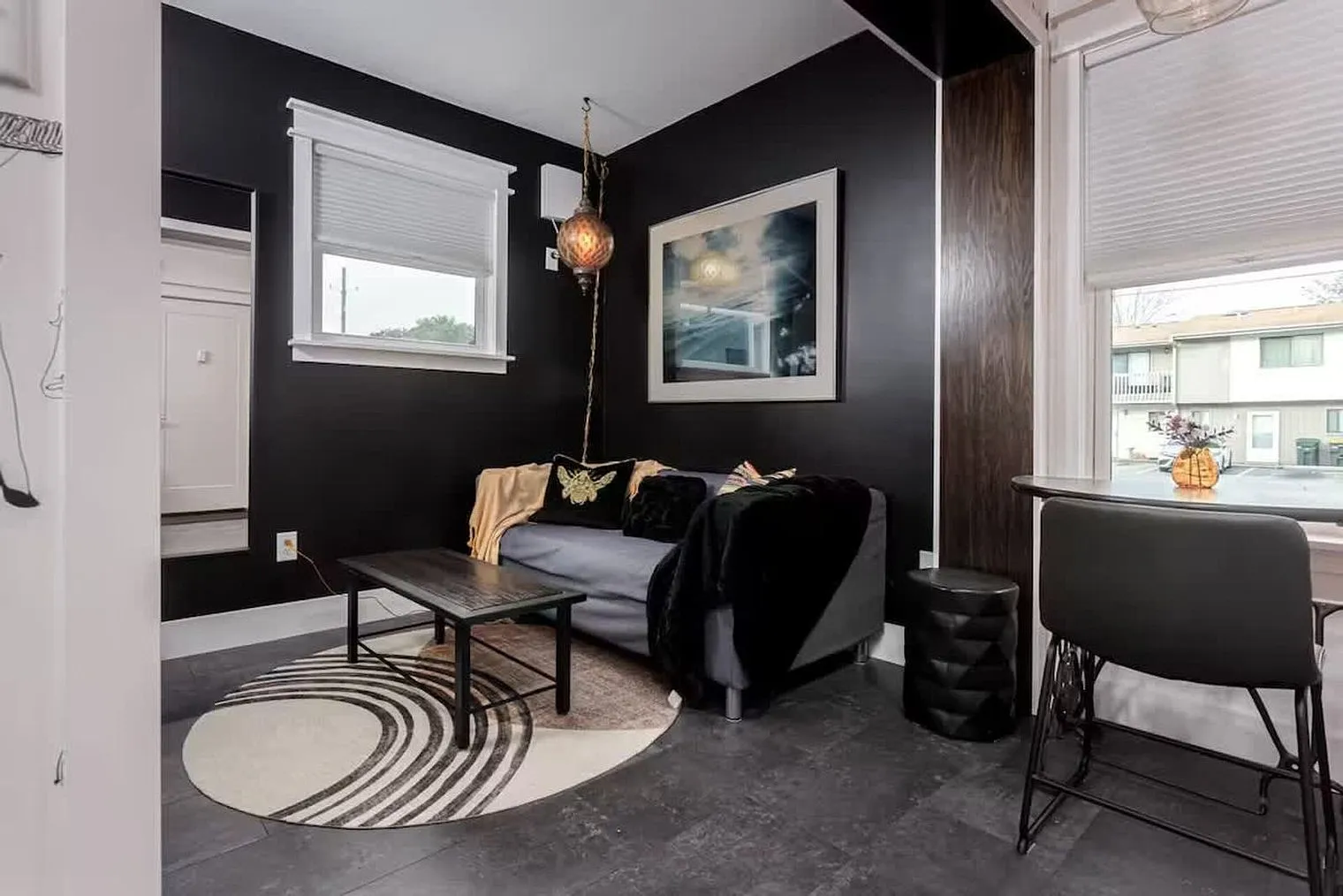 1 bed, 1.0 bath, 12787 sqft, $1,656 — Photo 3