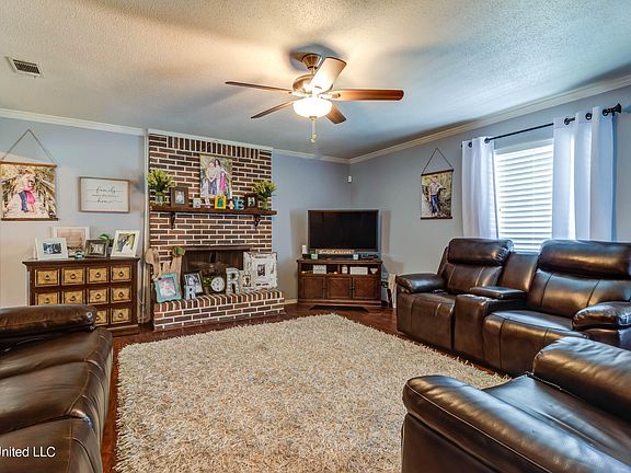 4th image of 34 Joanna Ln