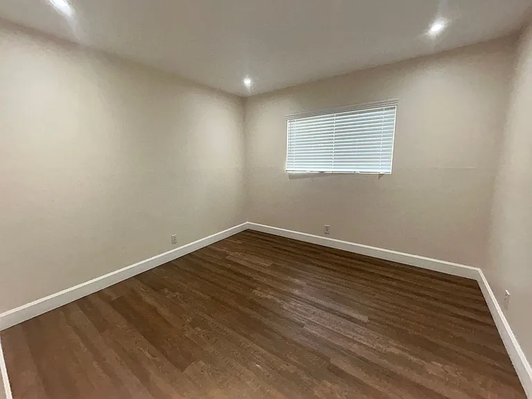 8842 Enloe Ave — Photo 16