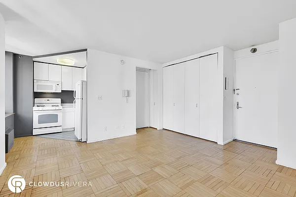 Rented by Cooper & Cooper Real Estate | media 8