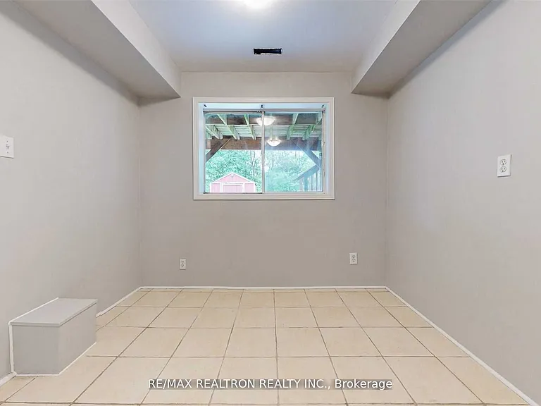 1250 Dartmoor St #LOWER — Photo 13