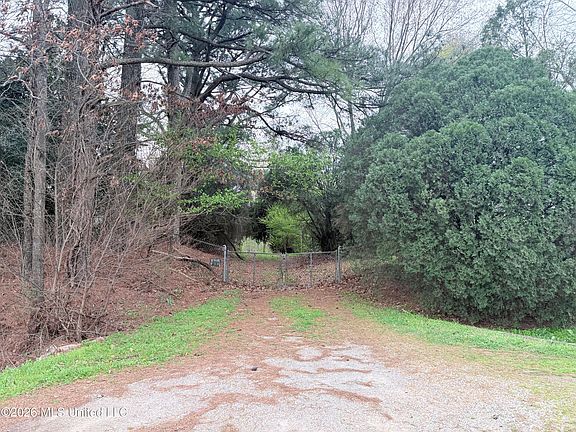 5th image of 2943 Plum Point Rd