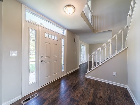 4th image of 807 Elizabeth Dr