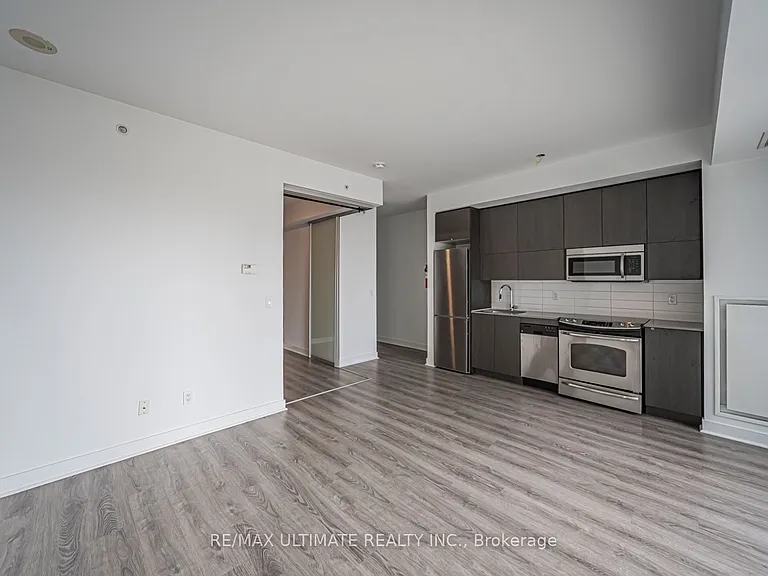 32 Camden St #906 — Photo 7