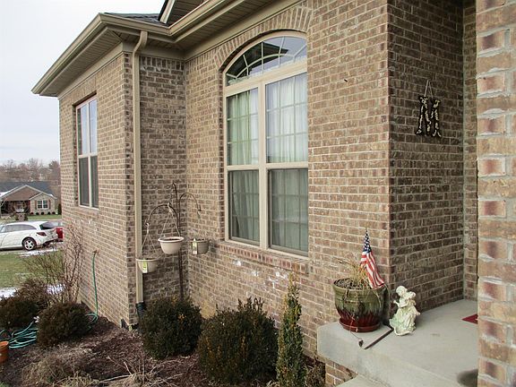 2nd image of 108 Amburgy Cir