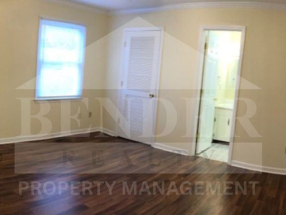 3rd image of 860-A/B Highland Ave NW