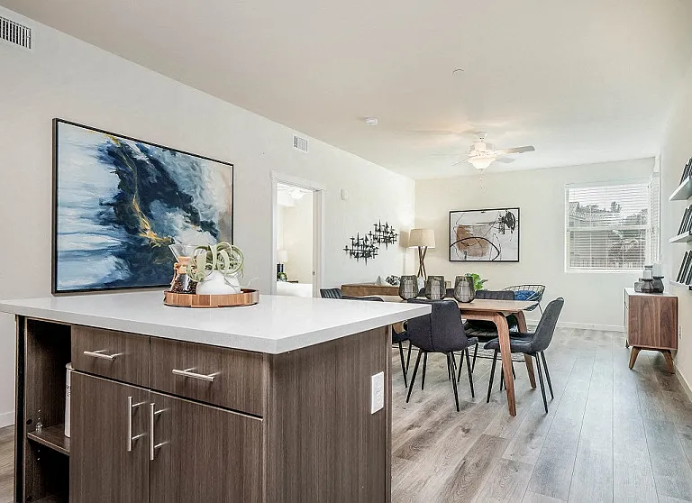 HUB APARTMENTS — Photo 9