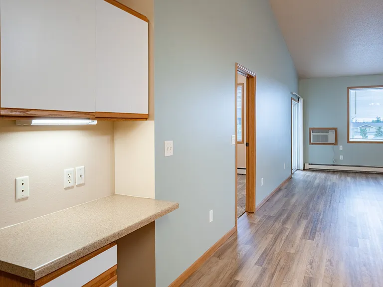 Fargo, ND West Lake Apartments | Desk