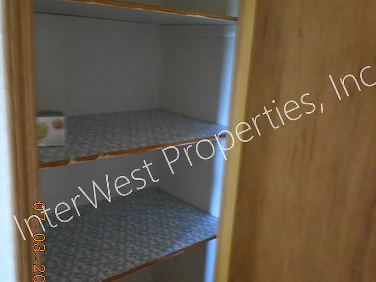 8438 SE Market St — Photo 18