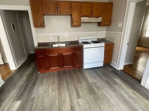 2nd image of 43 Fuller Pl Floor 1