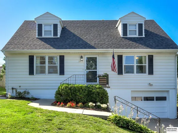 7513 Grant St, Omaha, NE 68134