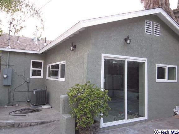 2nd image of 3305 Montrose Ave