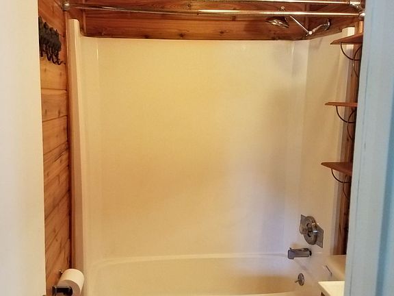 3rd image of 4312 Elderberry Dr