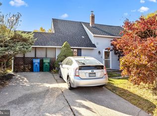 43 Russett Ln, Levittown, PA 19055