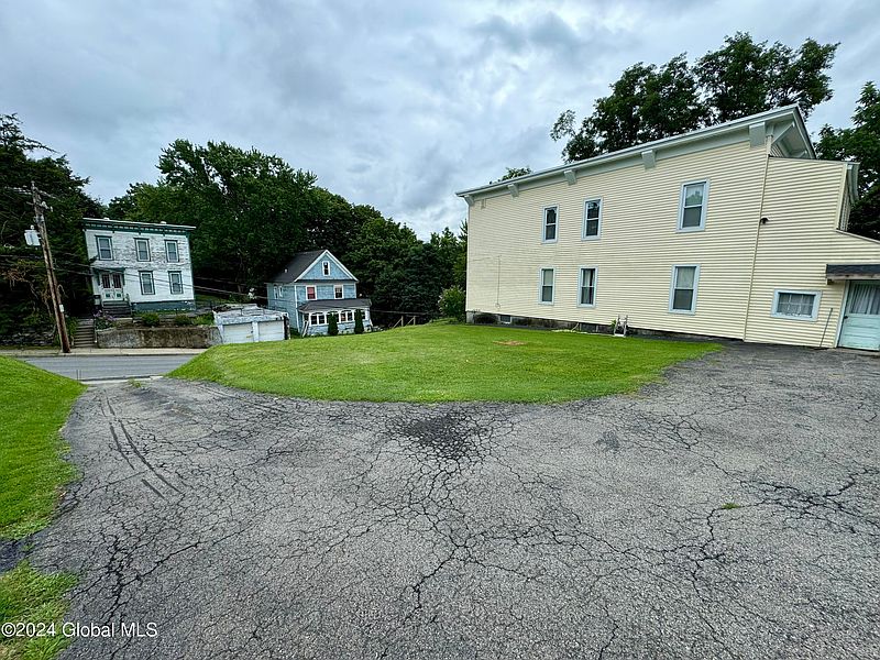4th image of 4 Rockton Street