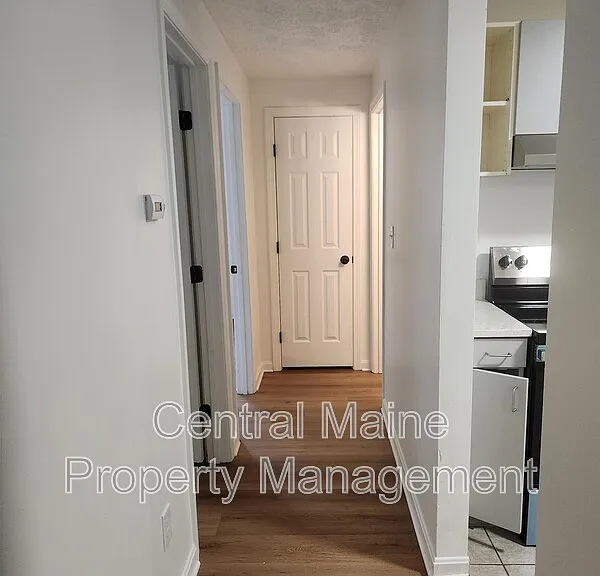 39 Northern Avenue Hts #8 — Photo 5