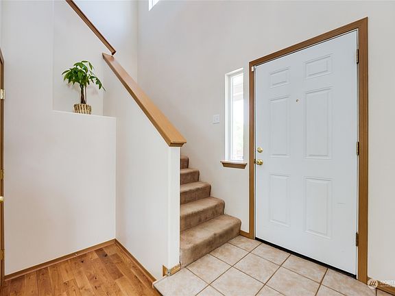 4th image of 2905 6th Street SE