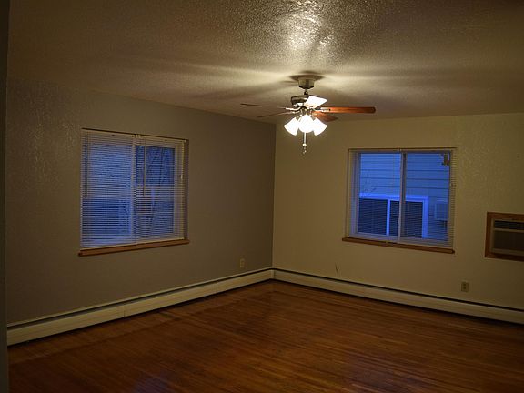 4th image of 319 SE 8th St #1