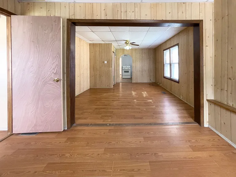 2217 S Jefferson St — Photo 35