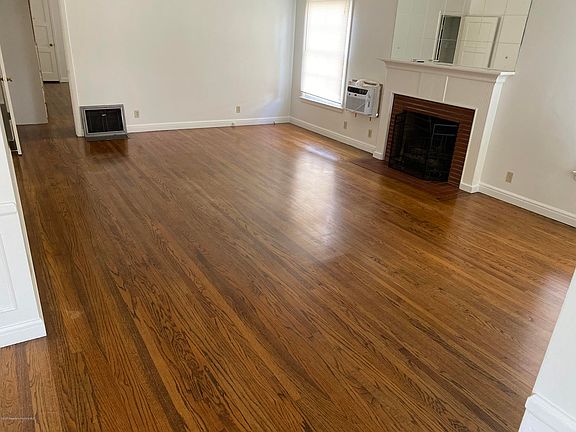 2nd image of 1416 Barrington Way