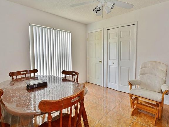 5th image of 924 N Watt Cir