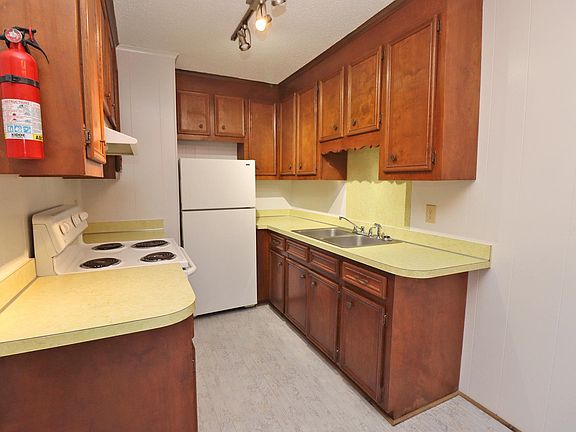 4th image of 3610 Timberlane Dr #D1