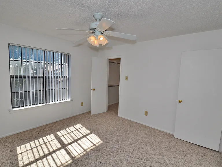 Lakehill Townhomes — Photo 15