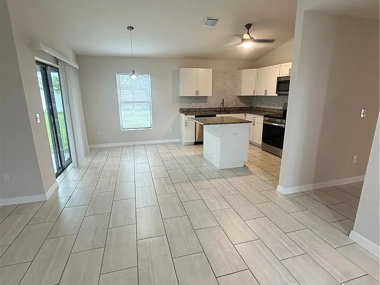 1105 NE 6th Place Cpe — Photo 38