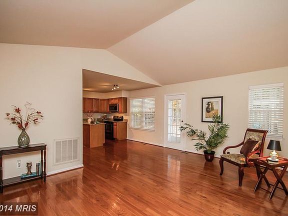 3rd image of 10903 Heatherwood Dr