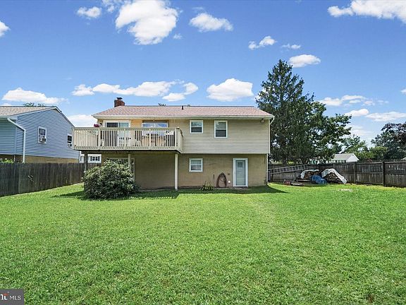 4th image of 784 Stevenson Rd