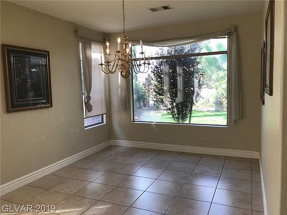 5th image of 93 Chateau Whistler Ct