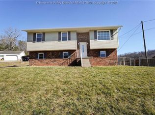 132 Corky Dr, Poca, WV 25159