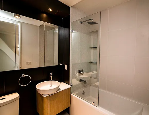 Rented by Nooklyn NYC LLC | media 99