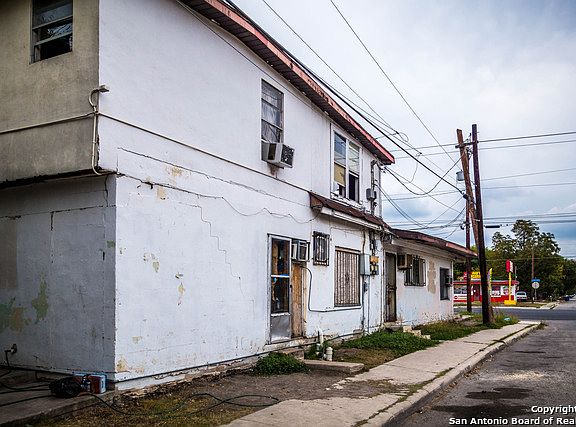 4th image of 5423 S Zarzamora St