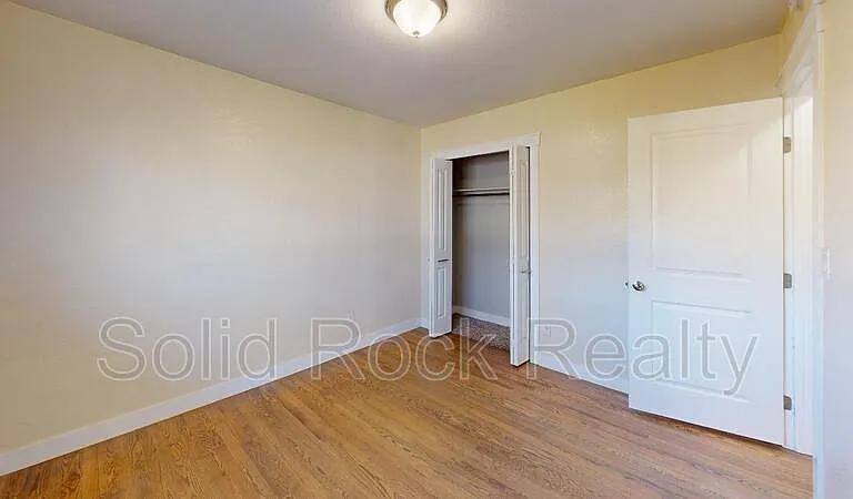 736 Squire St — Photo 8