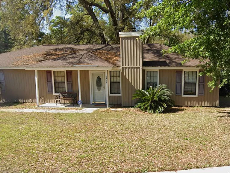 7454 Countryman Ln — Photo 1