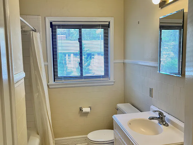 109 Hilton Ave #1 — Photo 6