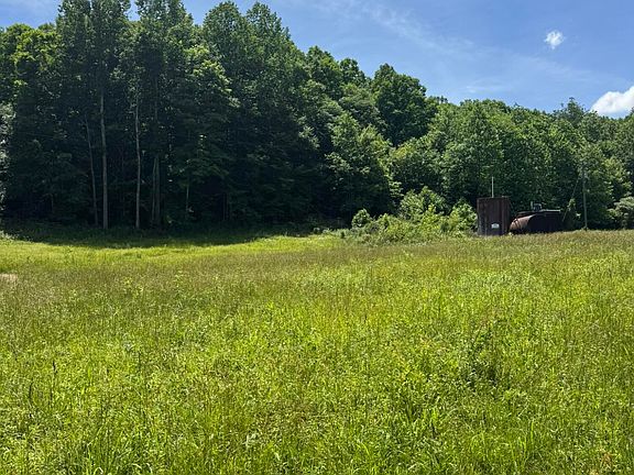 3rd image of 2240 Pattie Ridge Rd