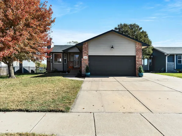 1825 E Summerwood St, Goddard, KS 67052