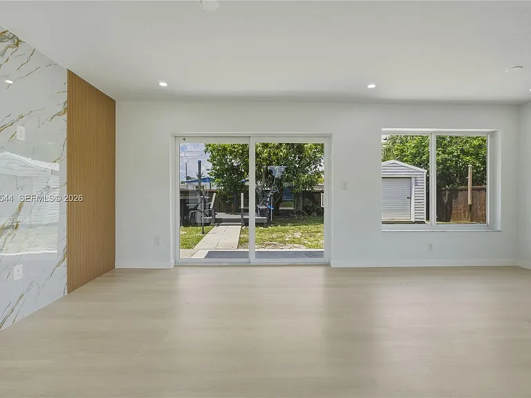 20440 NW 20th Ct — Photo 18