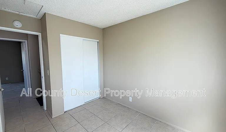 69180 Victoria Dr #8 — Photo 16