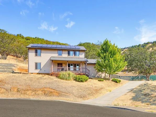 875 Jacoby St, Gold Hill, OR 97525
