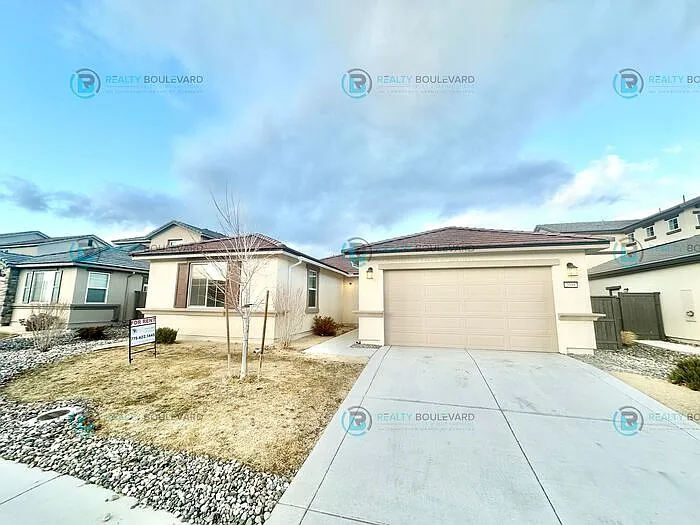 4 bed, 2.0 bath, 1947 sqft, $2,795 — Photo 1