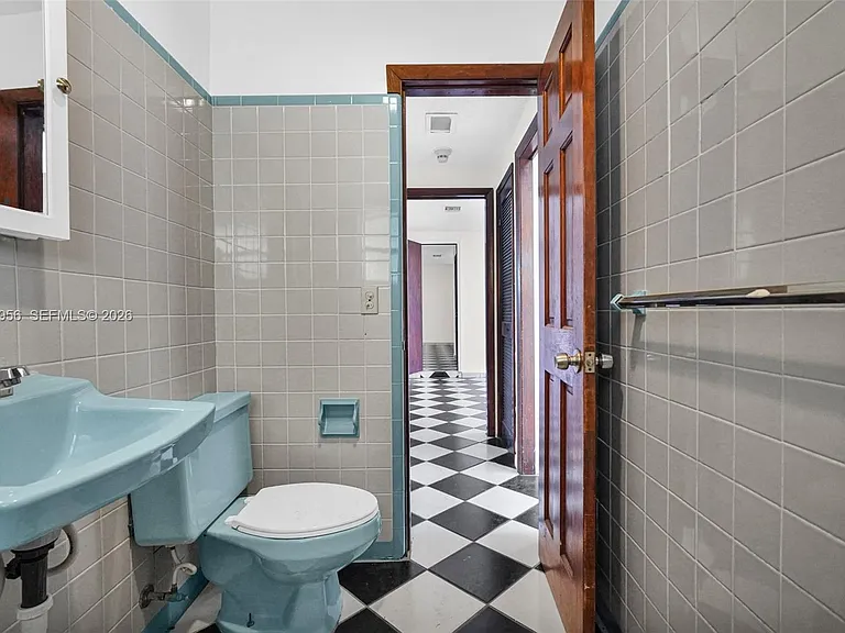 81 NW 41st St #2 — Photo 18