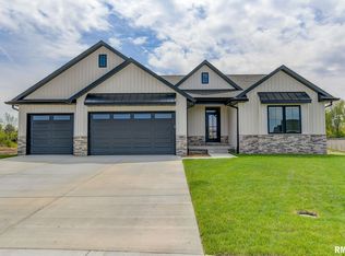 1528 Dearborn Dr, Springfield, IL 62711