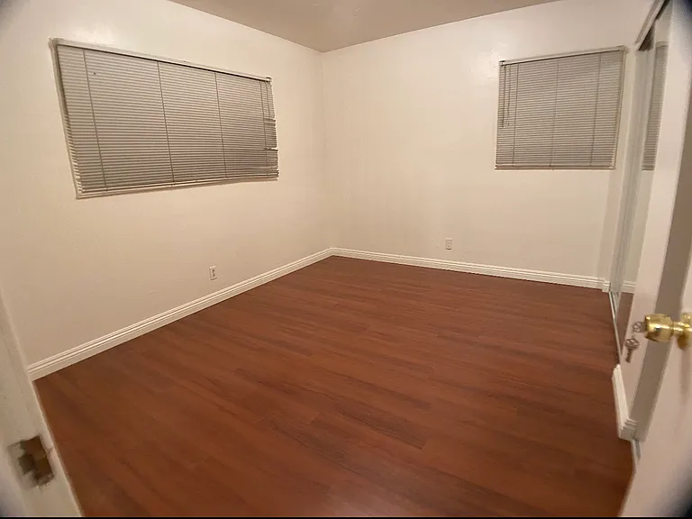 196 Barrett Dr — Photo 5