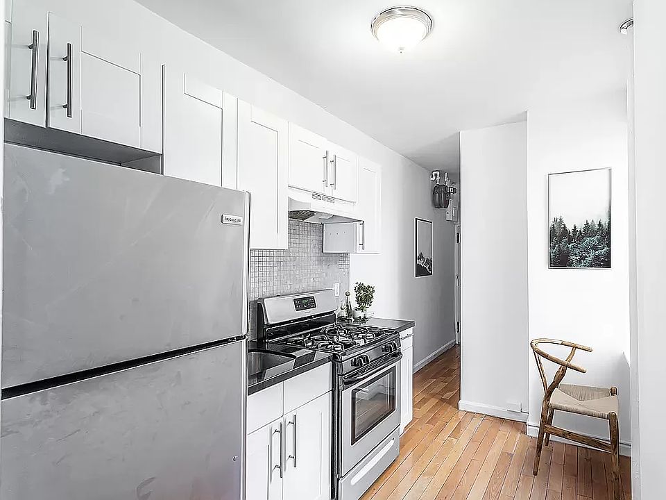 1st image of 207 Madison St Unit 10